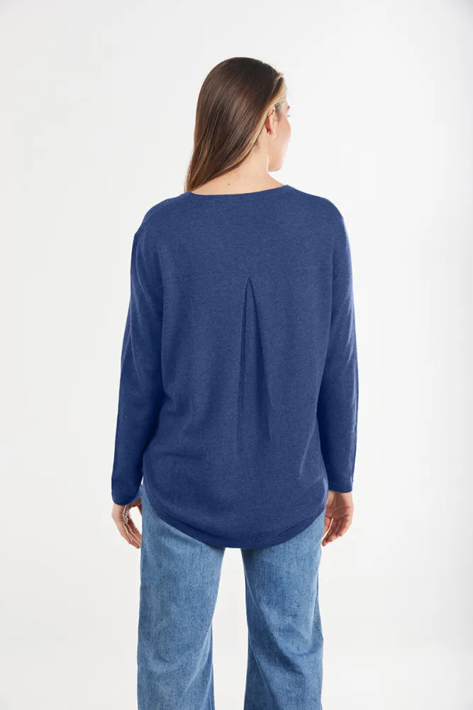 CREW NECK PULLOVER WITH PLEAT DOWN CENTRE BACK