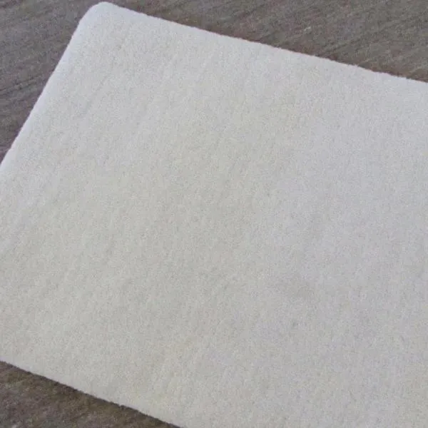 Hand-tufted Organic Cotton in natural