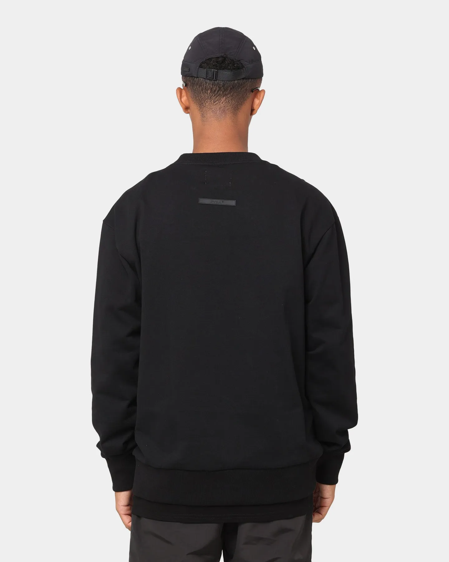 PYRA Elements Crewneck Black