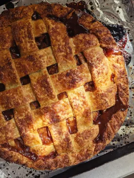 Salted Jaggery Caramel Apple Pie (eggless)
