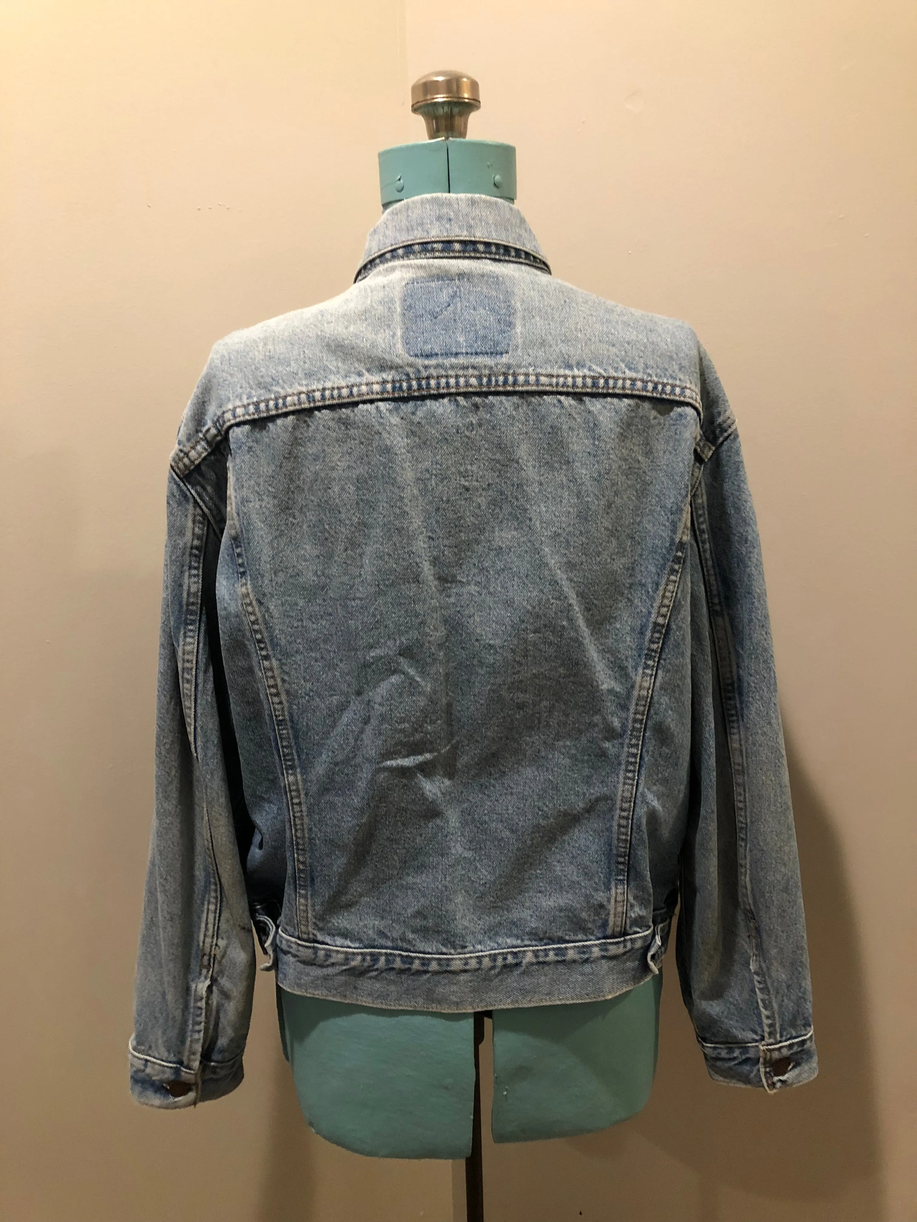 Vintage 70s Levi’s Light Wash Denim Trucker Jacket, Orange Tab, Made in Canada